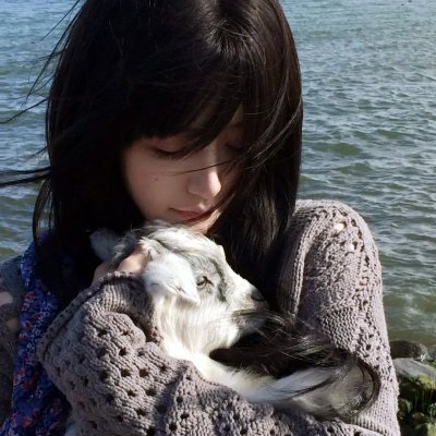 机场直击：新生代小生新恋情浮出水面，整整一周最新进展